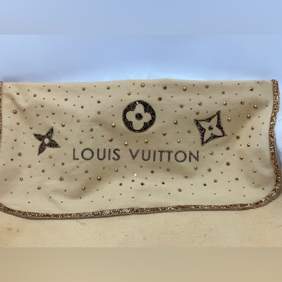 Louis Vuitton Dust Bag Embellished with Crystals 15.5” x 19” - Picture 4 of 13